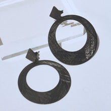 Load image into Gallery viewer, Circular Earrings with Square Stud