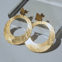 Load image into Gallery viewer, Circular Earrings with Square Stud