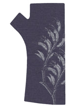 Load image into Gallery viewer, Crown & Feathers Harakeke Merino Wool Fingerless Gloves