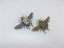 Load image into Gallery viewer, Steampunk Timepiece Honeybee Brooch with Timepiece