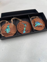 Load image into Gallery viewer, PAUA - RIMU DECORATION TRIO
