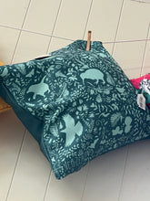 Load image into Gallery viewer, Kiwi Holiday Cushion Covers
