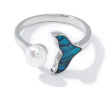Load image into Gallery viewer, New Zealand Paua Shell &amp; Pearl Rings by Fiordland Souvenirs

