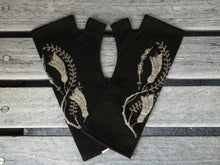Load image into Gallery viewer, Black Merino Fingerless Gloves with Kowhai print
