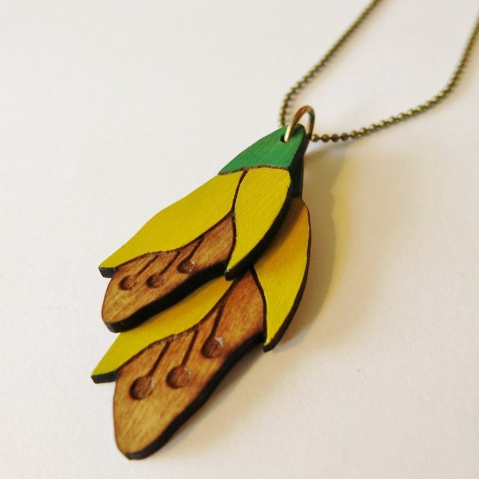 Kowhai flower rimu necklace